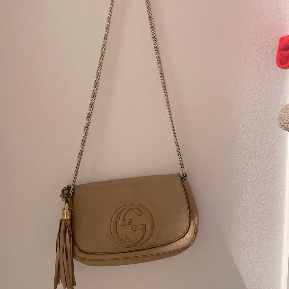 100 % authentic  gucci soho bag